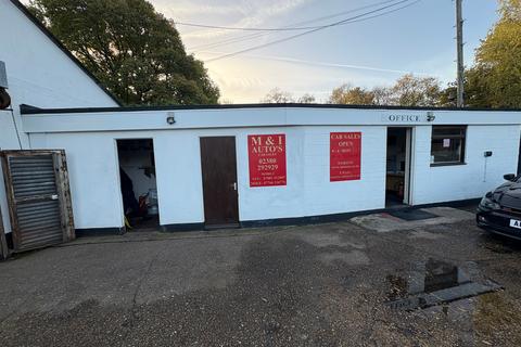 Retail property (high street) to rent, 187 Lyndhurst Rd Southampton SO40 7AR