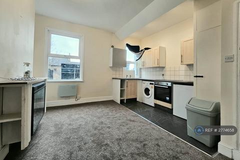2 bedroom flat to rent, Clifftown Road, Southend-On-Sea, SS1