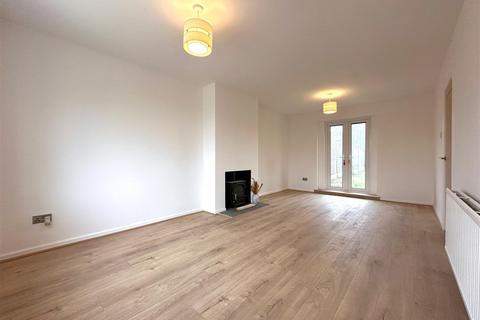 3 bedroom terraced house for sale, Cherry Holt, Newark