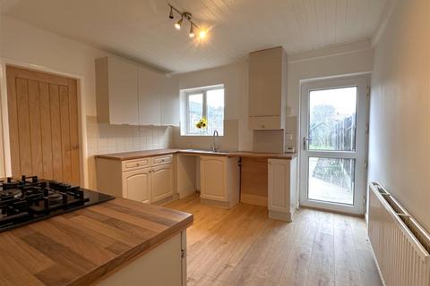 3 bedroom terraced house for sale, Cherry Holt, Newark