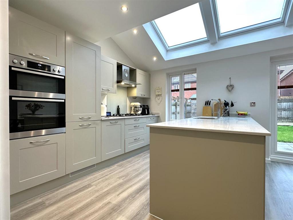 Superb Contemporary Kitchen 391