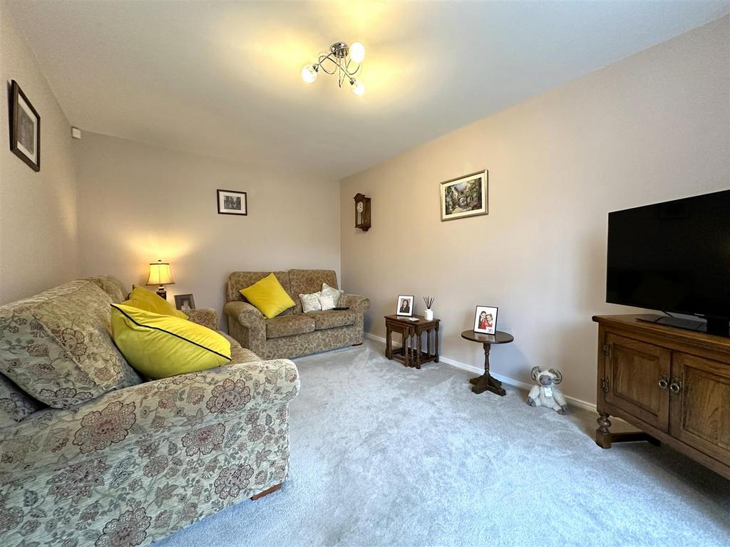 Well-Proportioned Lounge 330