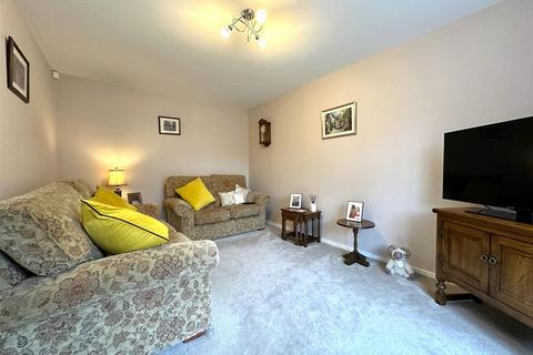 3 bedroom semi-detached house for sale, Marigold Way, Middlebeck, Newark