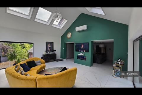 undefined, North Road, Glossop, SK13
