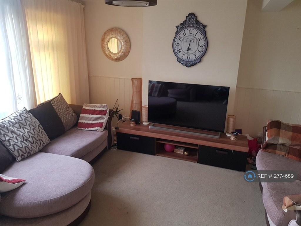 Living Room Pic 1