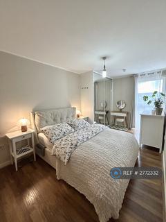 2 bedroom flat to rent, Memorial Heights, Ilford, IG2