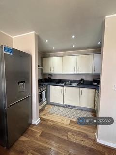 2 bedroom flat to rent, Memorial Heights, Ilford, IG2