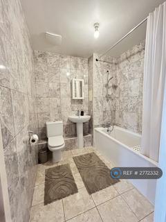 2 bedroom flat to rent, Memorial Heights, Ilford, IG2