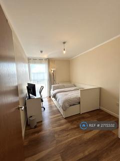 2 bedroom flat to rent, Memorial Heights, Ilford, IG2