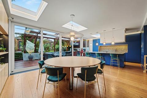 4 bedroom detached house for sale, Cairnfield Avenue, London, NW2