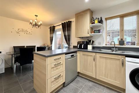 3 bedroom terraced house for sale, Buzzard Rise, Stowmarket IP14