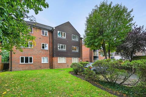 Grove Road, Kingfisher Court, SM1