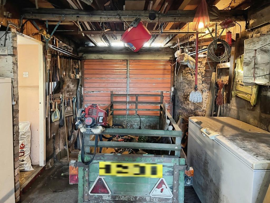 Garage/Barn