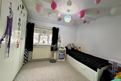 3 bedroom house to rent, Willingale Road, Loughton
