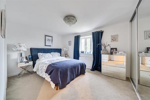 5 bedroom detached house for sale, Artisan Road, Headcorn, Ashford