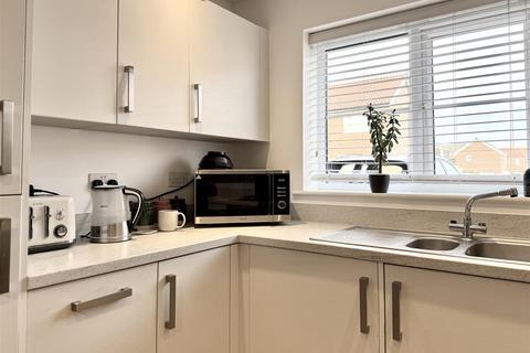 3 bedroom semi-detached house for sale, The Circle, Ipswich IP6