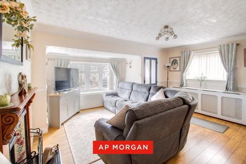 4 bedroom semi-detached house for sale, Greenways, Wordsley, Stourbridge, West Midlands, DY8