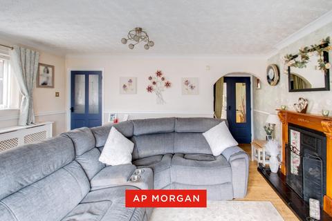 4 bedroom semi-detached house for sale, Greenways, Wordsley, Stourbridge, West Midlands, DY8