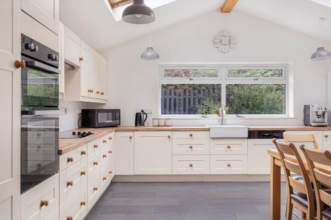 undefined, Merestones Close, Cheltenham, Gloucestershire, GL50
