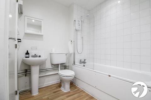 2 bedroom flat to rent, Louvain Road, Greenhithe, Kent, DA9