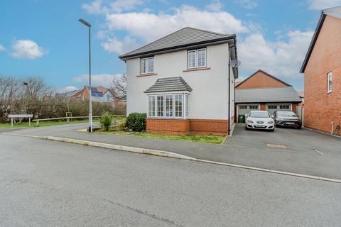 4 bedroom detached house for sale, Bickerton Close, Crewe CW1