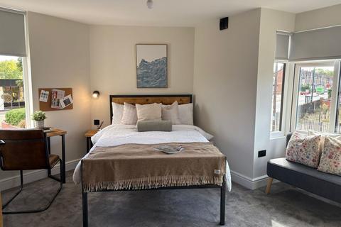 Studio to rent, Pershore Road, Birmingham B29