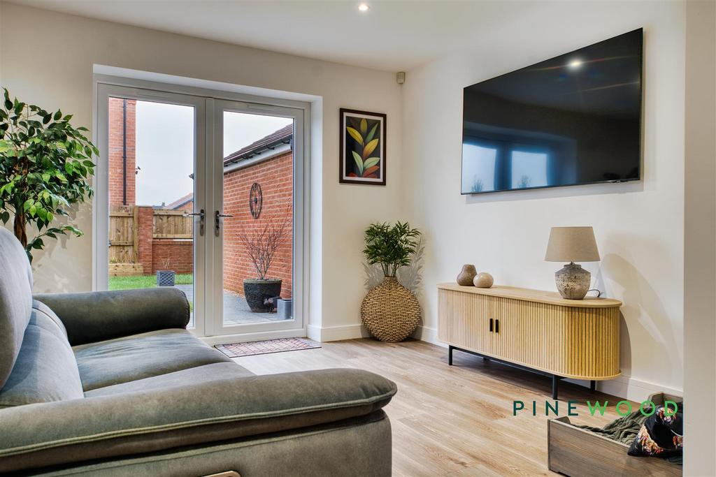 Kitchen / dining room / lounge