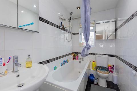 undefined, Gladstone Way, Slough SL1