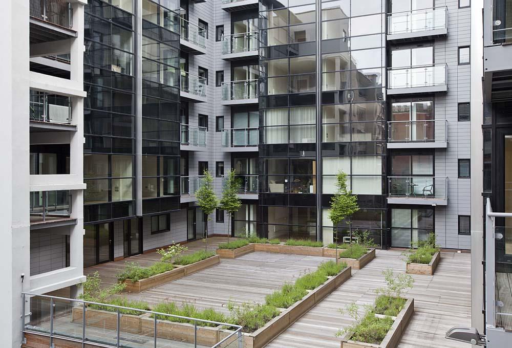 Courtyard pall mall sm.jpg