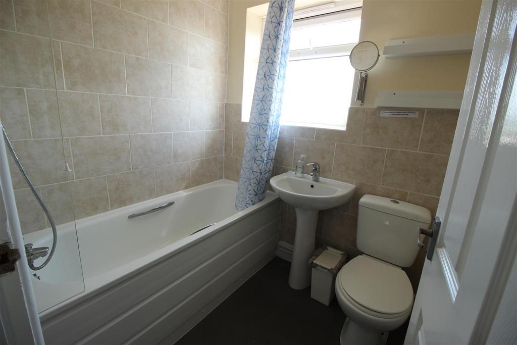 15 bath2.JPG