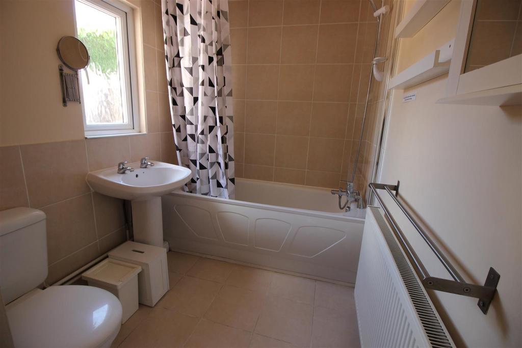 15 bath1.JPG