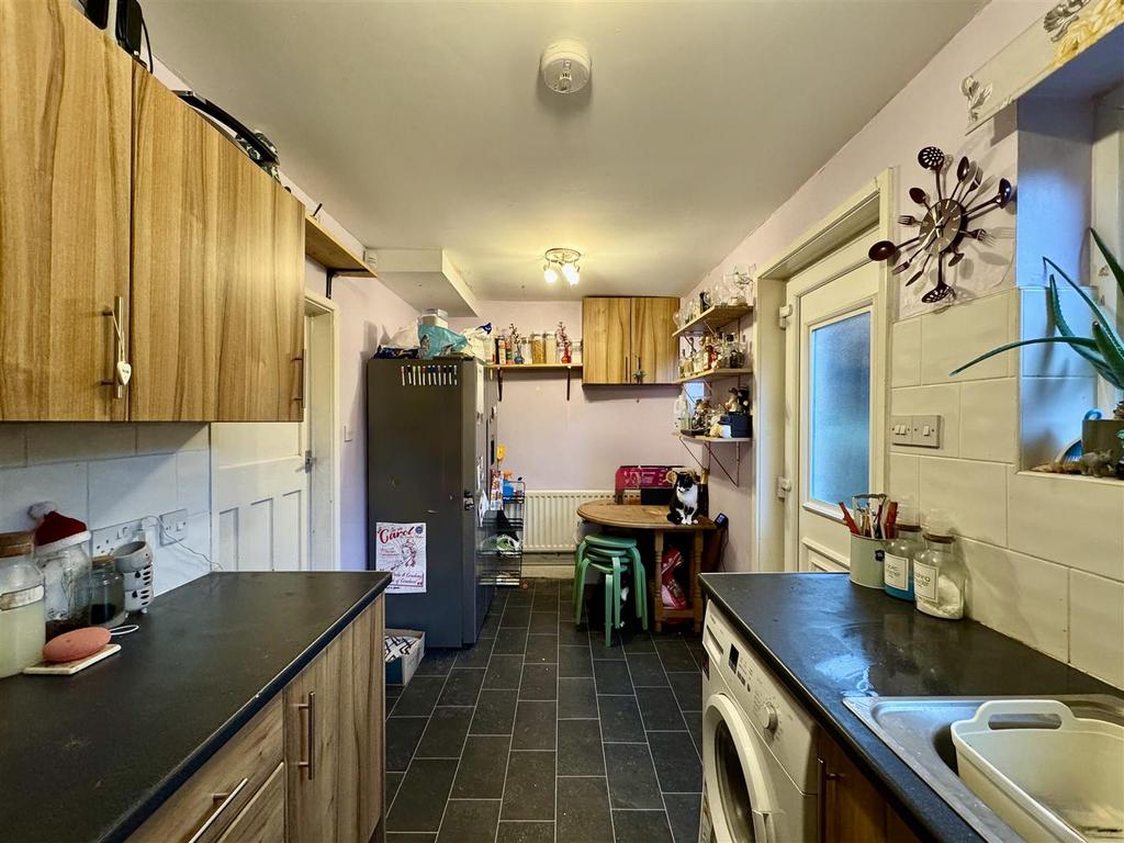 Dining kitchen