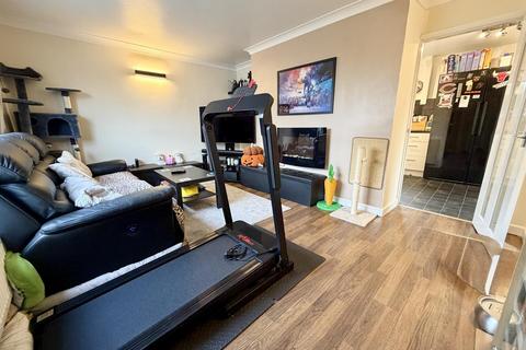 2 bedroom semi-detached house for sale, The Drive, Kippax, Leeds