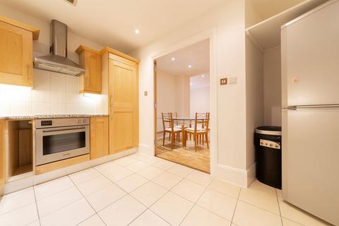 2 bedroom flat for sale, Whitehouse Apartments, London SE1