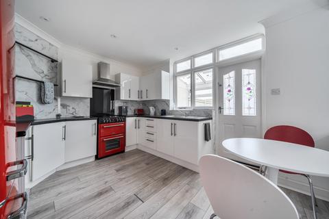undefined, Thirlmere Avenue, Tilehurst, Reading