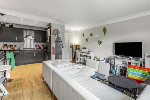 2 bedroom flat to rent, Spurgeon Street, London SE1