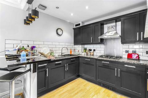 2 bedroom flat to rent, Spurgeon Street, London SE1