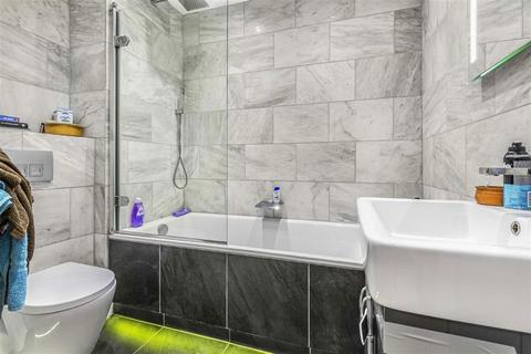 2 bedroom flat to rent, Spurgeon Street, London SE1