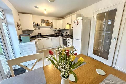 3 bedroom semi-detached house for sale, Penwethers Crescent, Truro