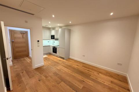 undefined, Vista Court, Nobel Drive, Hayes and Harlington, Hillingdon