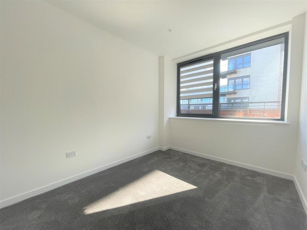 Bedroom 1.JPG