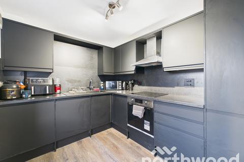 2 bedroom flat for sale, Swaffer Way, Singleton, Ashford, TN23