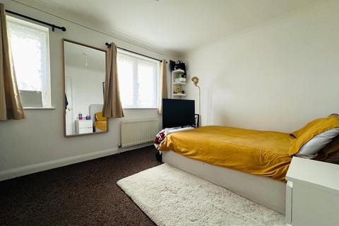 4 bedroom terraced house for sale, Silver Birch Close, London, SE6