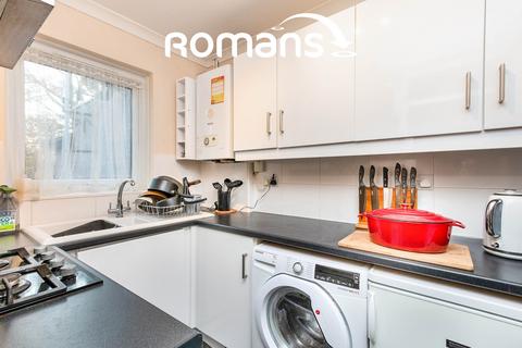 2 bedroom flat to rent, Bruntile Close, Farnborough, GU14