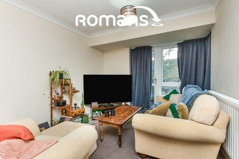 2 bedroom flat to rent, Bruntile Close, Farnborough, GU14