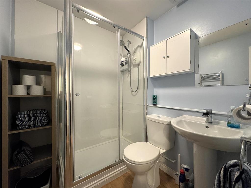 Shower room.jpg