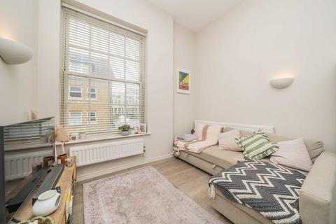 1 bedroom flat for sale, Garratt Lane, London SW18