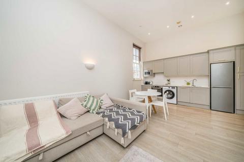 1 bedroom flat for sale, Garratt Lane, London SW18
