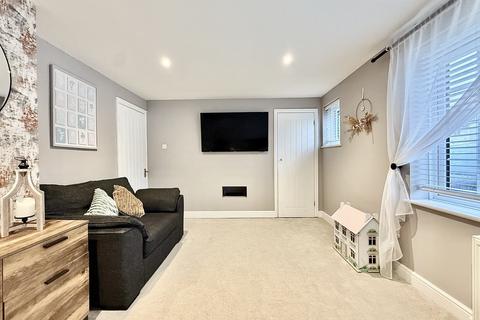 3 bedroom semi-detached house for sale, Elmcroft Road, Ipswich IP1
