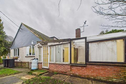 2 bedroom detached bungalow for sale, Furze Close, Thurston,